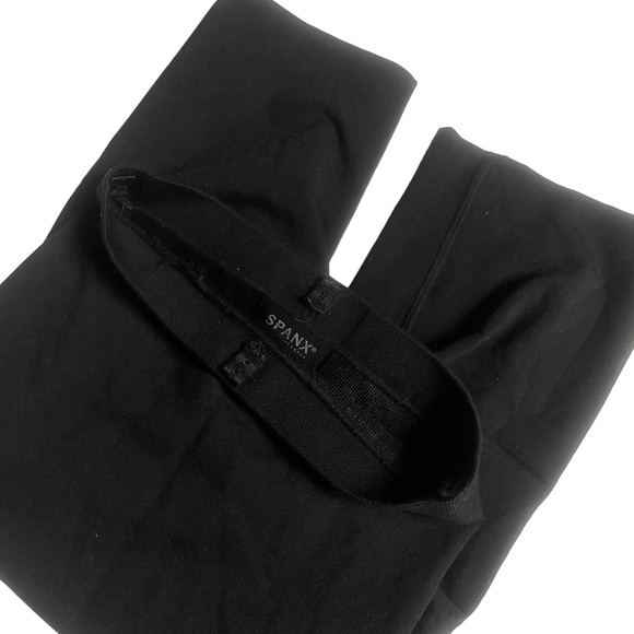 SPANX Assets Medium High Waist Shaping Breathable Shorts Black - Picture 1 of 3